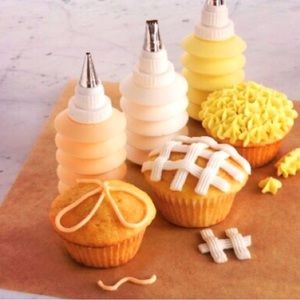 PAMPERED CHEF CUTTERS & DECORATOR BOTTLE SET BUNDLE / New